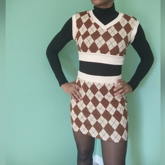 Shein brown and cream argyle pattern sweater two piece set - Picture 4 of 15